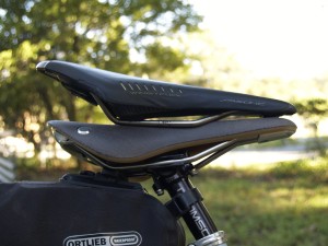 Comparing the Fizik Arione rails with the C15